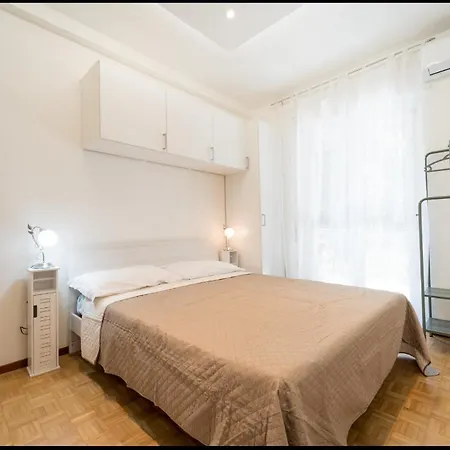 Sanny In The Center * San Remo